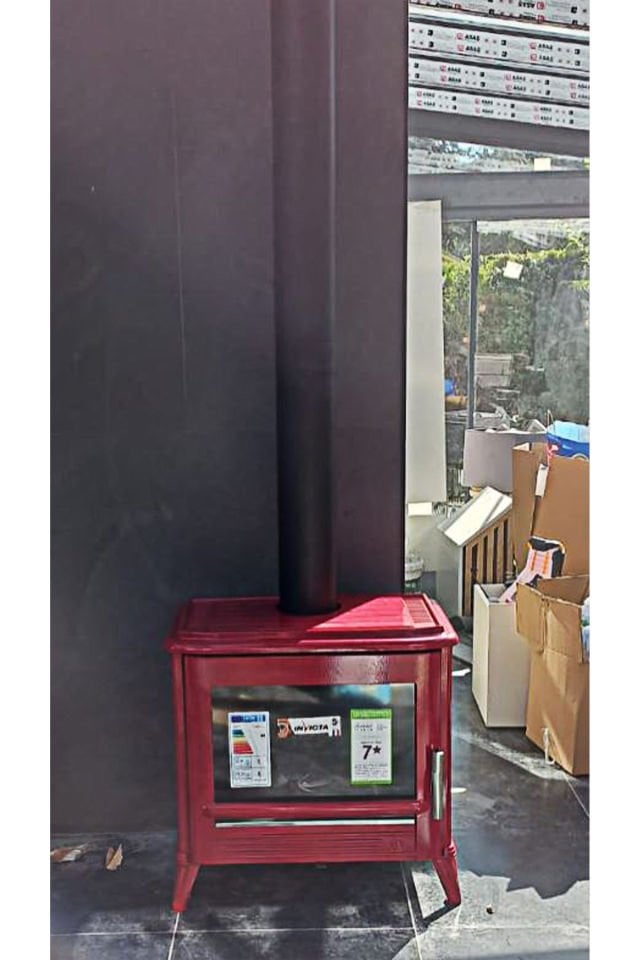 Modena Kırmızı Döküm Odun Sobası